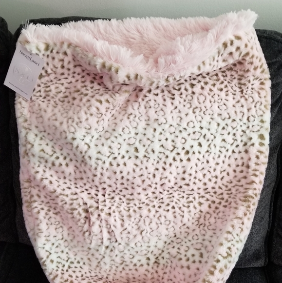 "Cuddle Cup" sleeping bag / blanket for small dog or cat - Picture 2 of 7